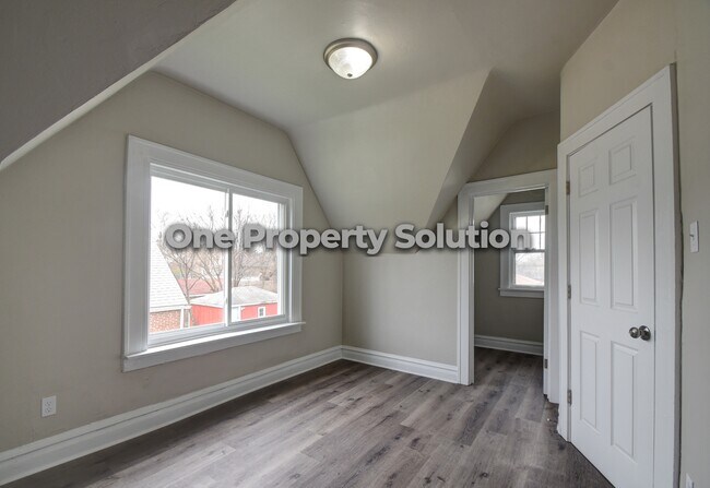 Building Photo - 3612 Van Buren St