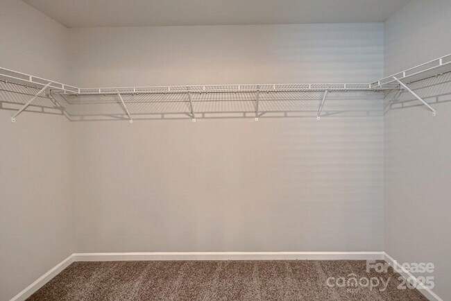 Building Photo - 170 Fairfield Dr