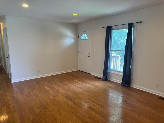 Building Photo - Great 3BR Home in the Heart of Nashville