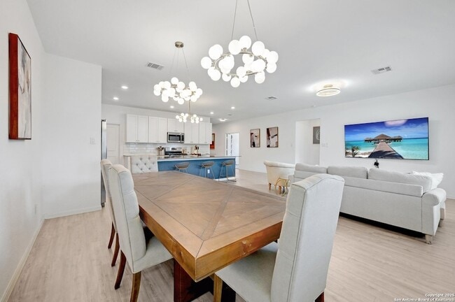 Building Photo - 32231 Escarole Bnd