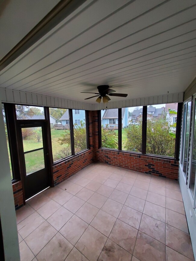 Building Photo - 12 Pebble Ct