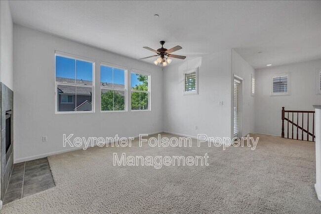 Building Photo - 2901 Esplanade Cir