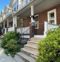 Building Photo - 1060 Markee Terrace