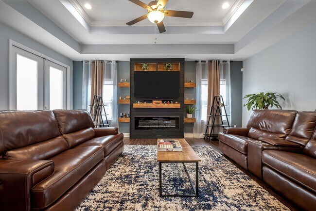 Building Photo - 4354 Bottle Brush Ln