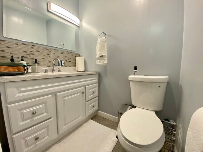 Building Photo - Charming Updated Home Across from Franklin Park and Hospital!