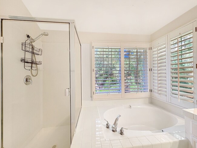 Building Photo - Stunning 3B/2.5BA Home in San Diego w/ Fir...