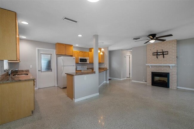 Building Photo - Waterfront home - Palm Harbor