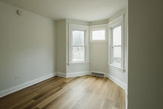 Building Photo - 714 Helmholz Ave