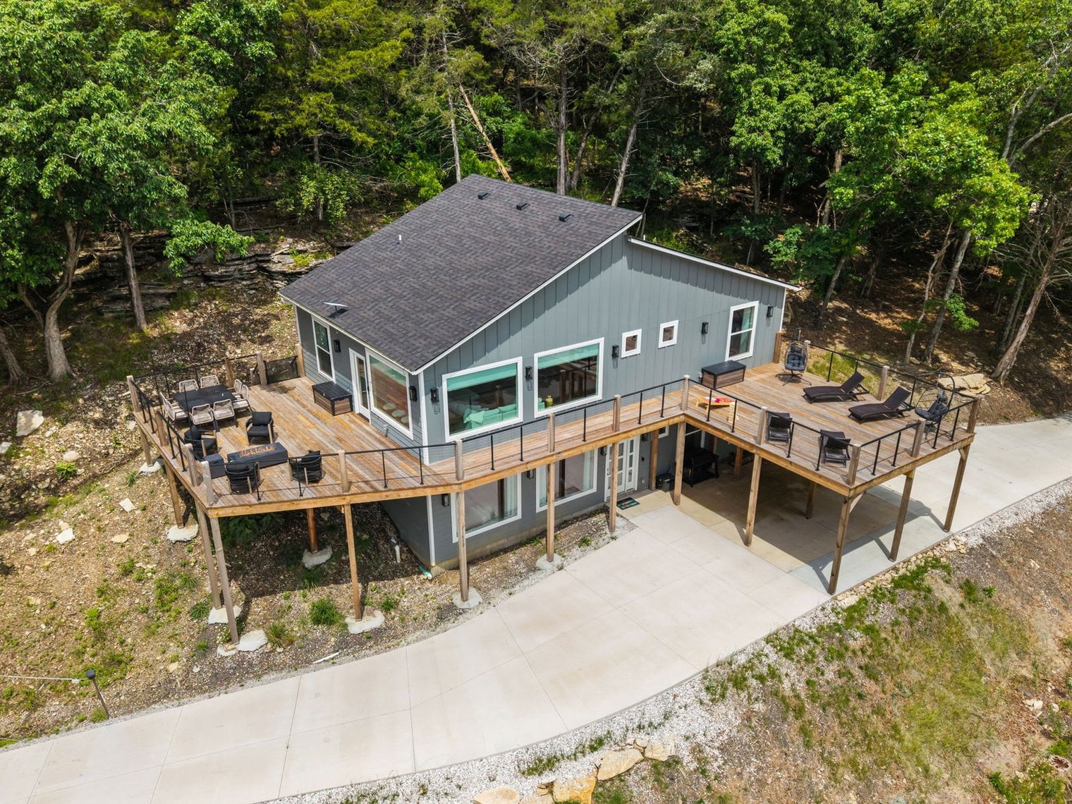 Building Photo - 21418 Pine Dr