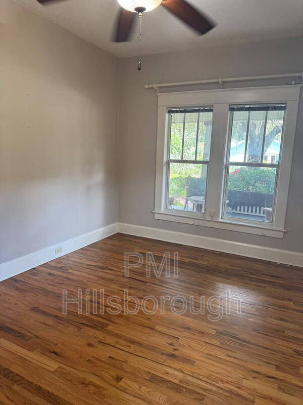 Building Photo - 1403 E Paris St