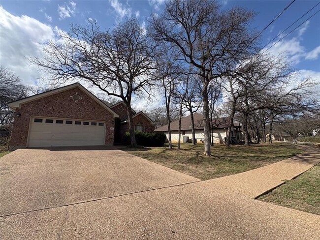 Building Photo - 113 Canyon Rd