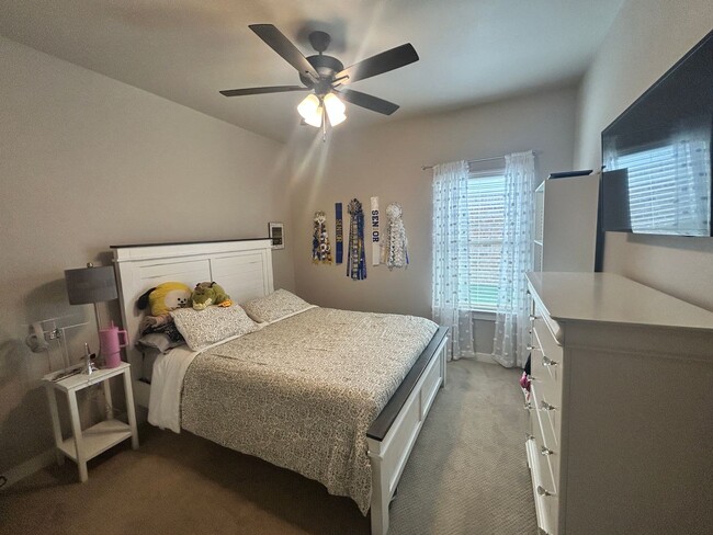 Building Photo - 4 Bed 2 bath Frenship ISD