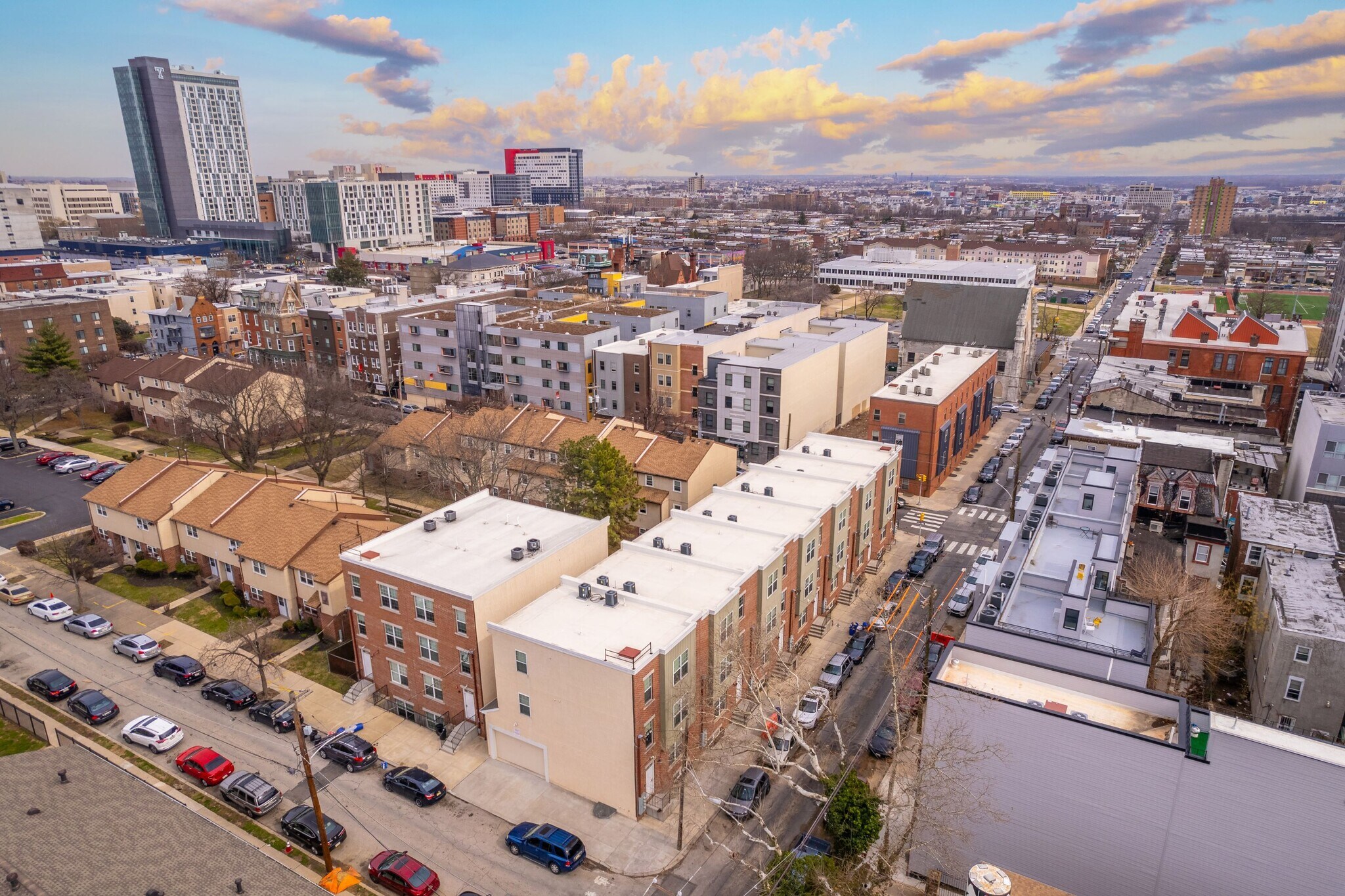 Building Photo - 1405 N Sydenham St