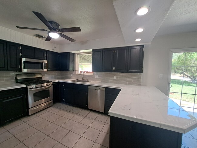 Building Photo - 775 S 2100 E