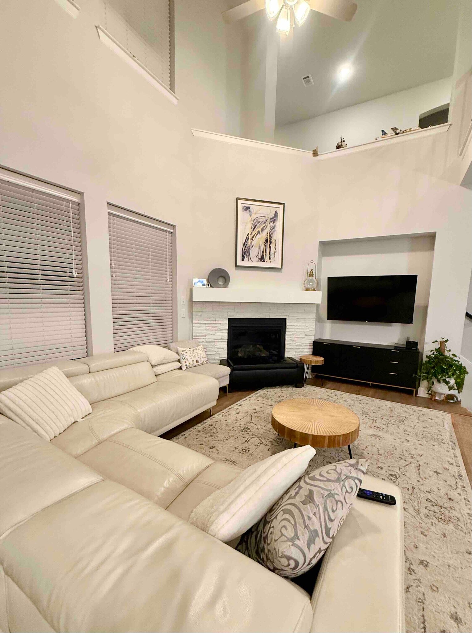 Building Photo - 1803 Desert Willow Way