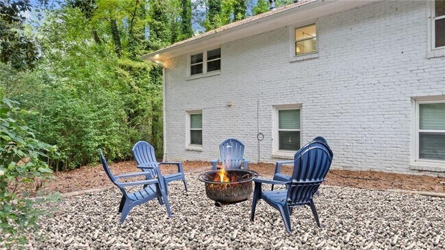 Building Photo - 204 Cold Creek Dr