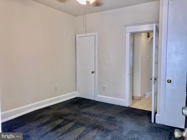 Building Photo - 330 S Hicks St