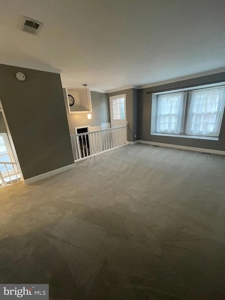 Building Photo - 8012 Merry Oaks Ct