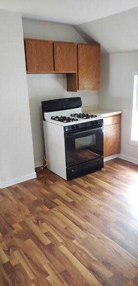 Building Photo - 205 Helgerson St