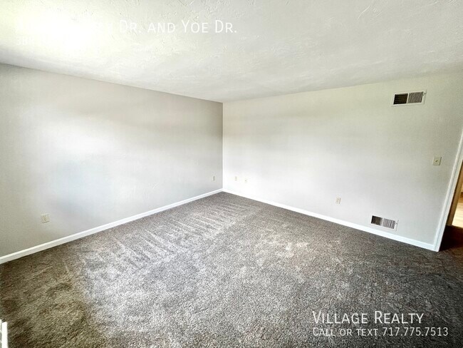 Building Photo - 914 Apple Valley Dr