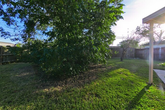 Building Photo - 4011 Smooth Oak Ln