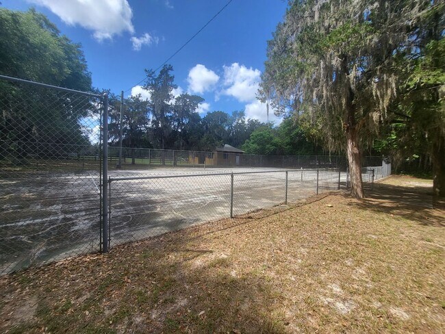 Building Photo - Little Lake Weir Waterfront FENCED 3BR/2BA on 6 Acres with Horse Barn, Private Boat Ramp & Dock