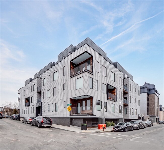 Building Photo - 2 W Sixth St