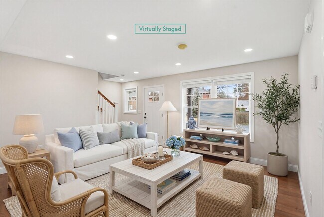 Building Photo - 24 Daytona St