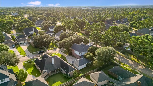 Building Photo - 15603 Twisting Springs Dr