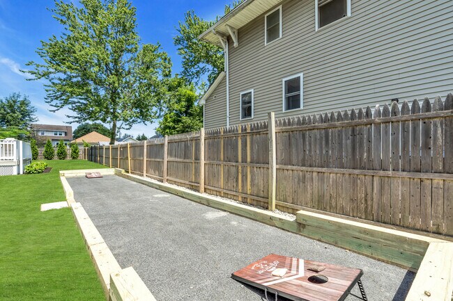 Building Photo - 1205 7th Ave