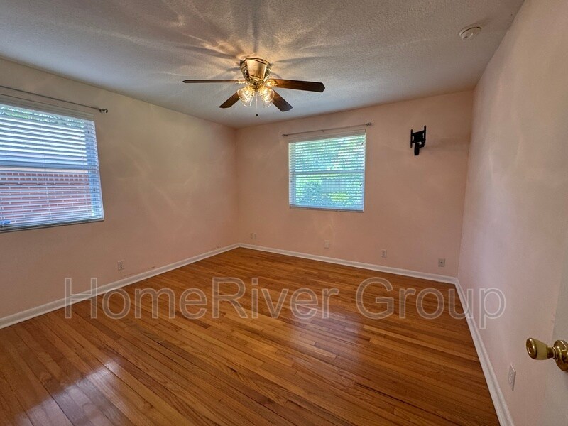 Building Photo - 2204 Tegner Dr