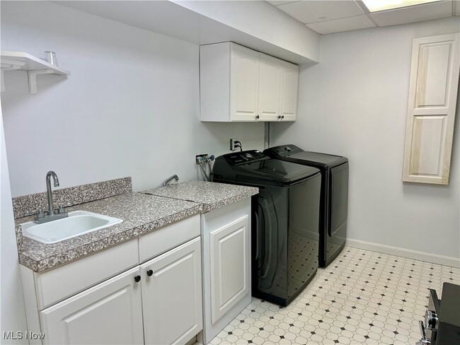 Building Photo - 403 Downing Dr