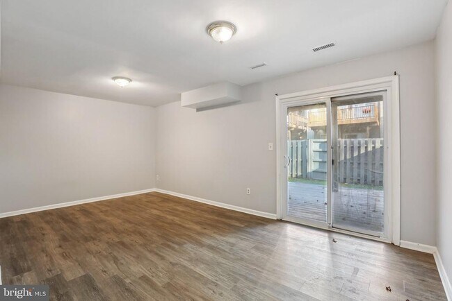 Building Photo - 1305 Riverwood Way