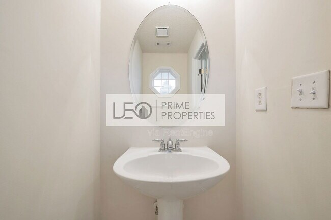 Building Photo - 950 Parkway Rd