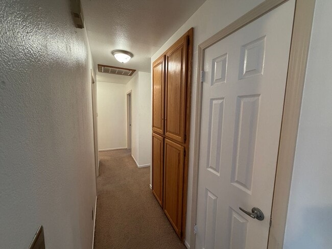 Building Photo - Cute Home in EGUSD