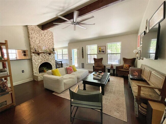 Building Photo - 7018 Crosswood Dr