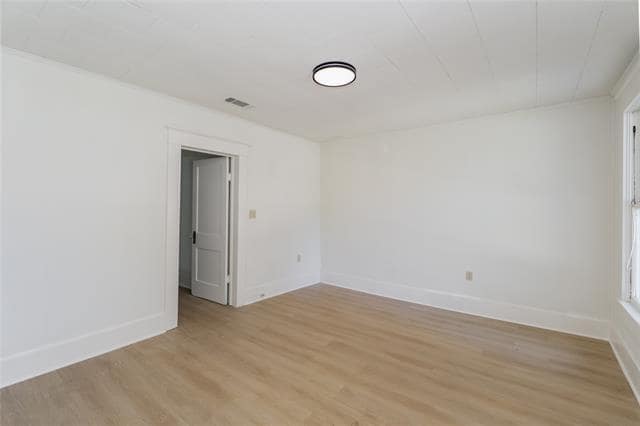 Building Photo - 201 E Pecan St