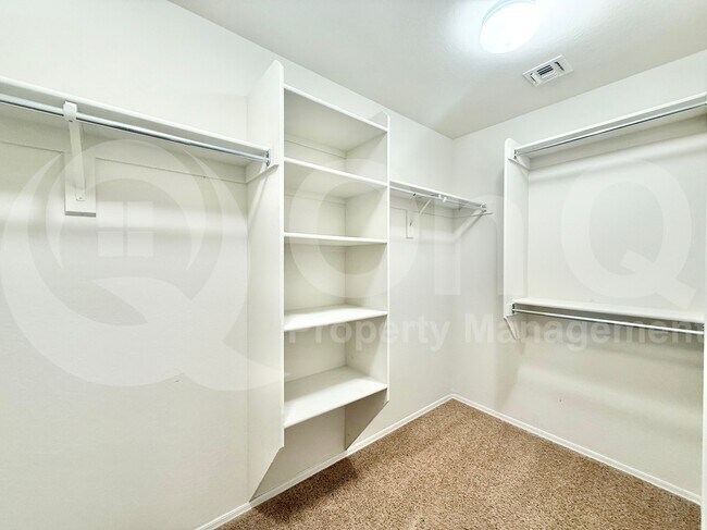 Building Photo - 3159 E Chisum Ln