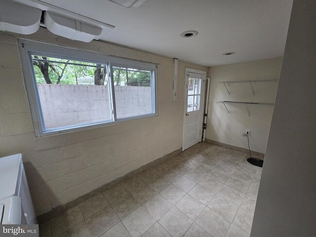 Building Photo - 13118 Vandalia Ct