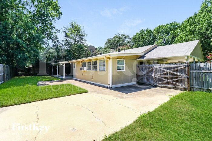 Building Photo - 1586 Marcia Rd
