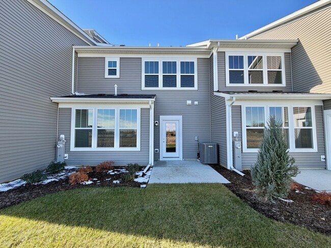 Building Photo - 704 Switchgrass Wy