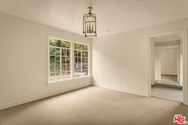 Building Photo - 353 N Gunston Dr