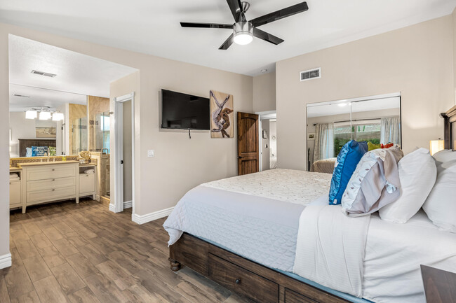 Building Photo - 1289 E Caleta Way