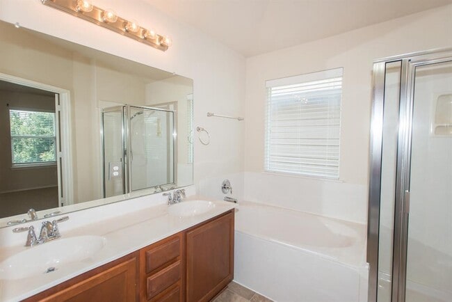 Building Photo - 1521 Huckleberry Ln