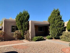 Building Photo - Recently renovated Three Bedroom, One bath...