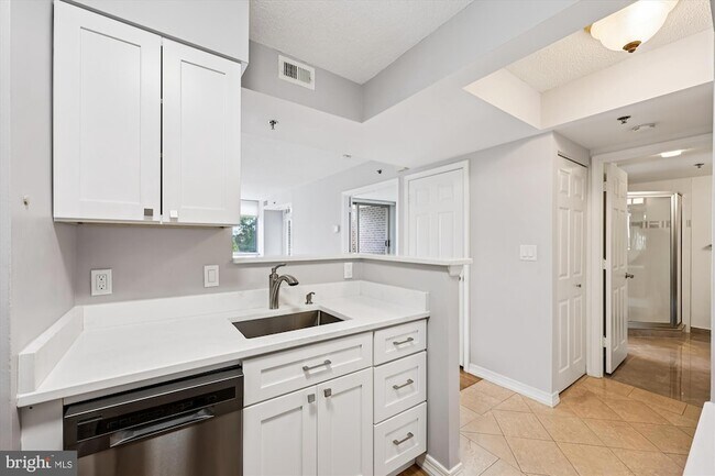 Building Photo - 5809 Nicholson Ln