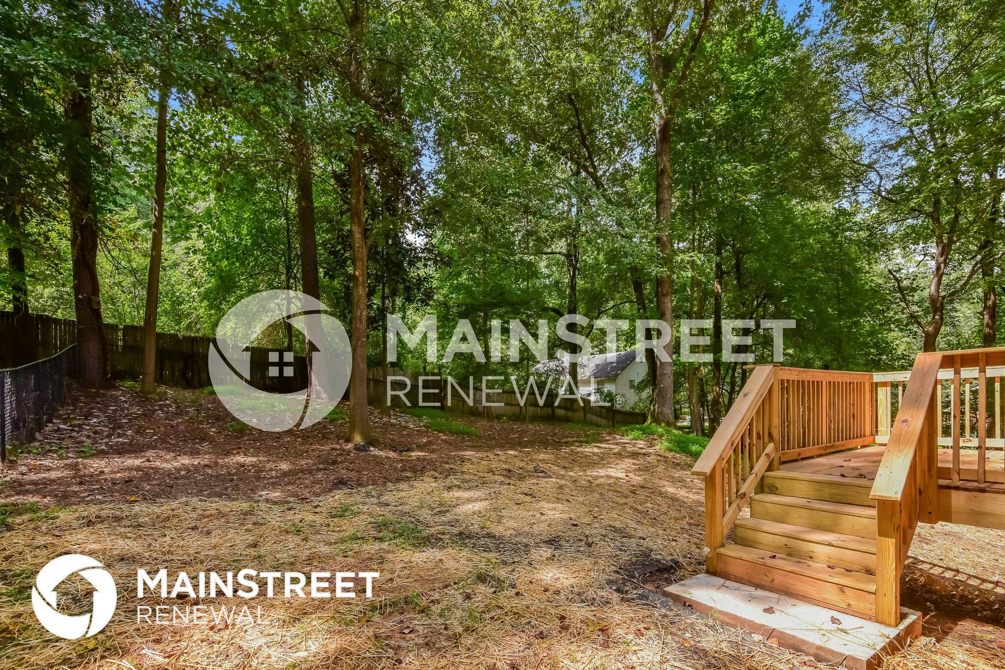 Building Photo - 657 Lake Dr SW