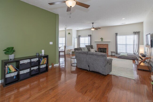 Building Photo - 616 Castle Brook Dr