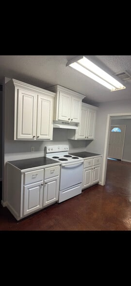 Building Photo - 1039 13th St