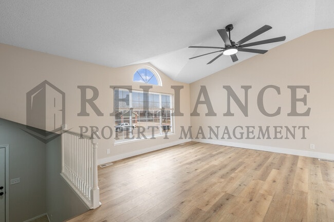 Building Photo - 215 Peachwood Dr